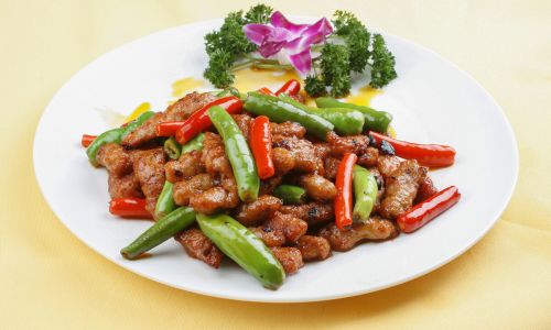 Homemade Braised Beef Brisket with Mint and Thai Chili:A Flavorful Fusion Recipe