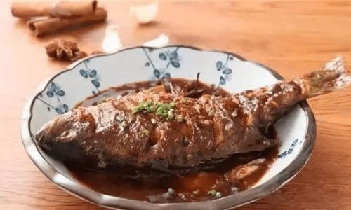 Pan-Fried Lionhead Fish with Mint Soy Sauce:A Culinary Masterpiece