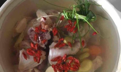 The Art of Crafting a Fragrant and Tender Chicken Soup:A Step-by-Step Guide