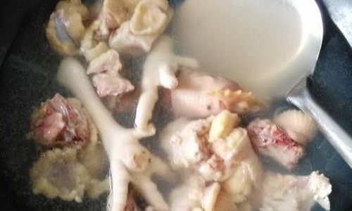 The Art of Crafting a Fragrant and Tender Chicken Soup:A Step-by-Step Guide