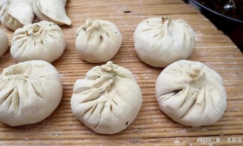 The Art of Crafting Delicious Homemade Baozi:A Step-by-Step Guide to Perfect Steamed Buns