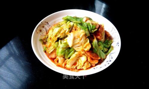 Mastering the Art of Stir-Fried Cabbage with Meat:A Flavorful Journey from Kitchen to Table