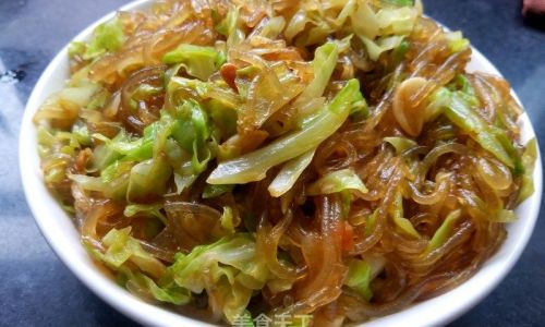Mastering the Art of Cabbage Stir-Fry with Vermicelli:A Delicious and Simple Recipe Guide