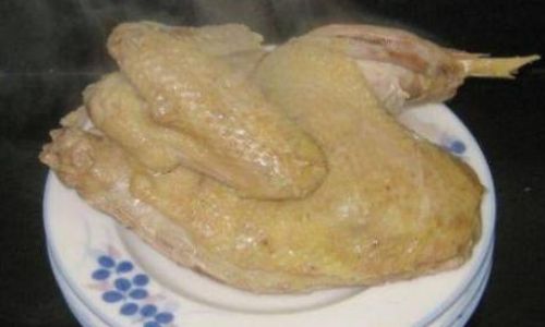 Mastering the Art of Cooking Half a White-Cut Chicken:Perfect Timing and Techniques