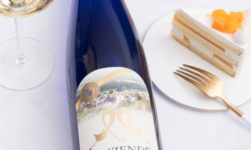 The Art of Savoring Semi-Sweet White Wine:A Guide to Optimal Enjoyment