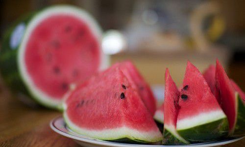 The Ultimate Guide to Preserving Half a Watermelon Overnight:Tips,Tricks,and Scientific Insights