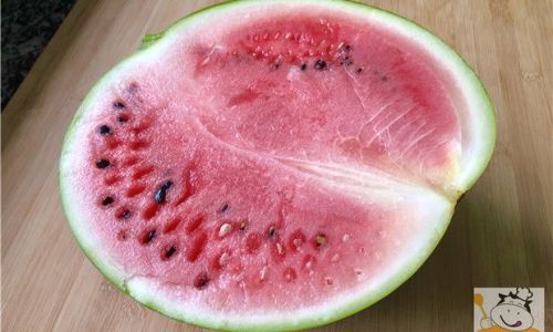 The Ultimate Guide to Preserving Half a Watermelon Overnight:Tips,Tricks,and Scientific Insights