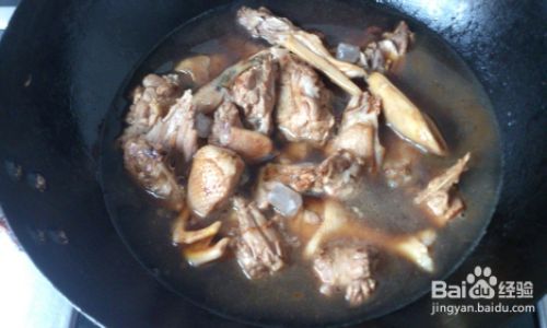 Mastering the Art of Chestnut Braised Duck:A Comprehensive Guide to Traditional and Modern Recipes
