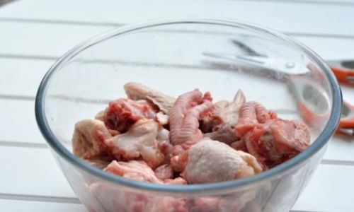 The Culinary Harmony:Exploring the Compatibility of Chestnuts and Cuttlefish in Chicken Stew