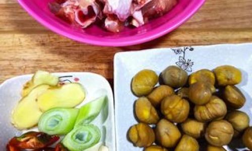 A Comprehensive Guide to Crafting the Perfect Chestnut Stewed Chicken:A Timeless Recipe