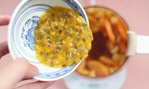 A Refreshing Guide to Crafting the Perfect Passion Fruit Iced Tea at Home