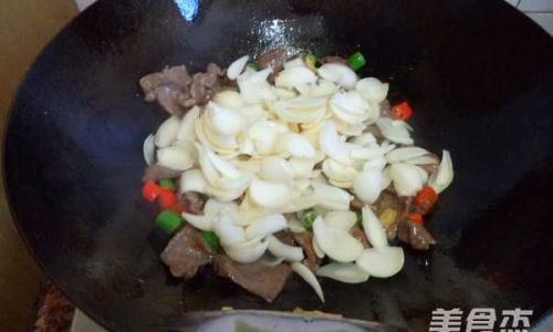 Mastering the Art of Lily Bulb and Pork Stir-Fry:A Guide to Culinary Perfection