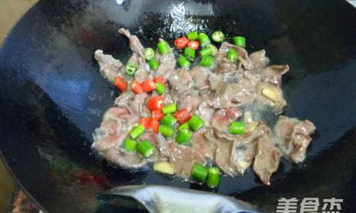 Mastering the Art of Lily Bulb and Pork Stir-Fry:A Guide to Culinary Perfection