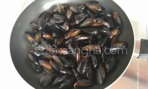 Mastering the Art of Blanched Small Mussels:A Step-by-Step Guide to Preparing 白灼小海虹