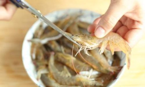 Mastering the Art of Cooking White Boiled Shrimp:Perfect Timing for Tender Results
