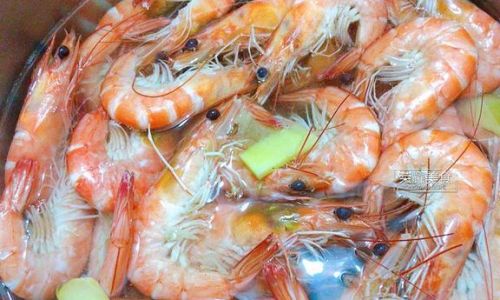 Mastering the Art of Cooking White Boiled Shrimp:Perfect Timing for Tender Results