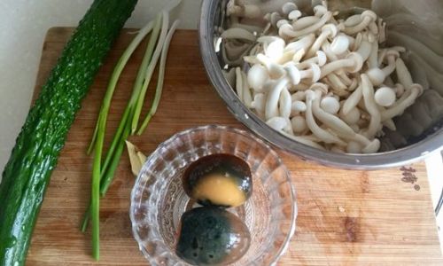 Mastering the Art of Cooking White Beech Mushrooms:Boiling Time and Techniques