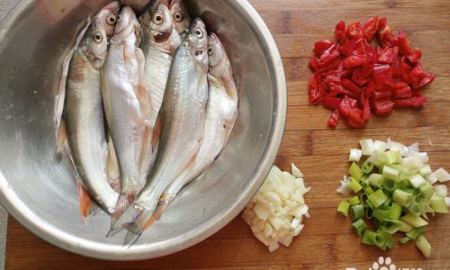 Mastering the Art of Cooking Whitebait:A Comprehensive Guide to Delicious Recipes and Techniques