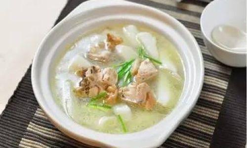 A Heartwarming Guide to Crafting Classic White Mushroom and Sparerib Soup