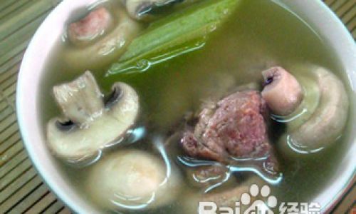 A Heartwarming Guide to Crafting Classic White Mushroom and Sparerib Soup
