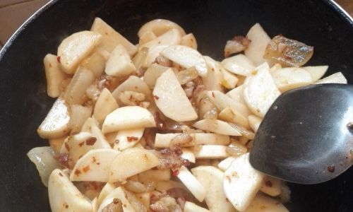 Mastering the Art of Cooking Daikon Radish:Techniques and Recipes for Culinary Excellence