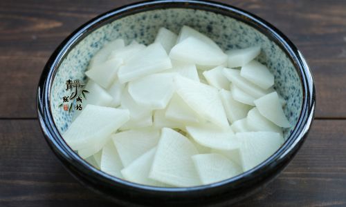 Mastering the Art of Pickling Daikon Radish:A Guide to Achieving Irresistible Crispiness and Flavor