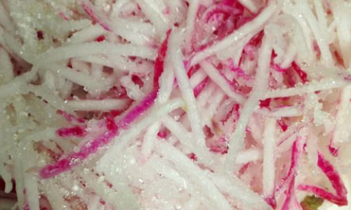 Crispy Delight:A Guide to Crafting the Perfect White and Red Radish Salad