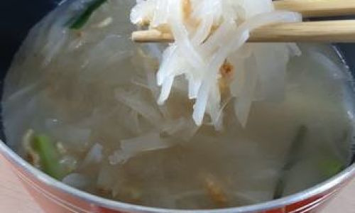 Homemade White Radish and Vermicelli Soup:A Comforting Classic with Timeless Appeal