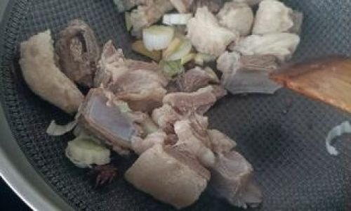 A Hearty and Nourishing Recipe:Mastering the Art of Stewed Lamb Ribs with White Radish