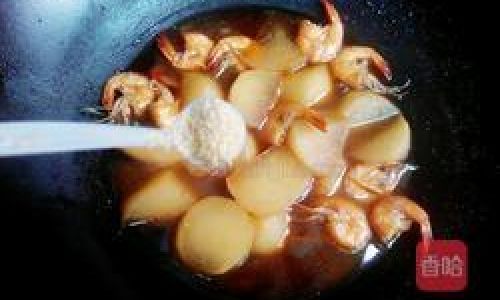A Delicious and Nutritious Guide to Crafting White Radish Stewed Shrimp:A Step-by-Step Recipe