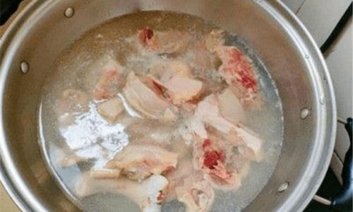 The Health Benefits of White Radish and Chicken Soup:A Nutrient-Rich Traditional Dish