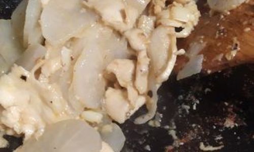 A Symphony of Earthy and Savory:Crafting the Perfect White Mushroom and Chicken Breast Stir-Fry