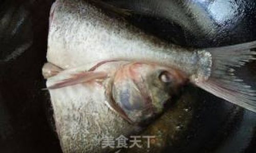 Mastering the Art of Stewing Silver Carp:A Comprehensive Guide to Flavorful and Tender Results
