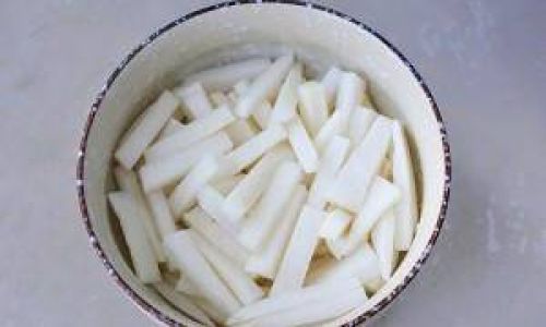 The Great Debate:To Water or Not to Water When Pickling Radish with White Vinegar