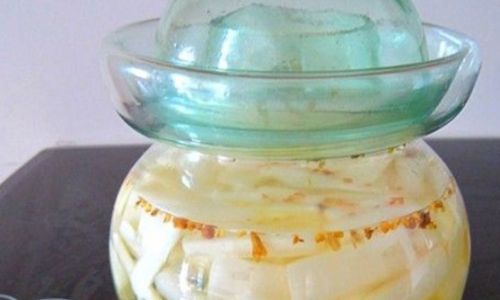 The Great Debate:To Water or Not to Water When Pickling Radish with White Vinegar
