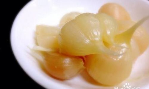 How to Make White Vinegar-Infused Garlic:A Step-by-Step Guide and Its Culinary Uses