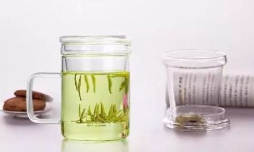 The Optimal Vessels for Brewing White Tea:A Comprehensive Guide to Enhancing Flavor and Aroma