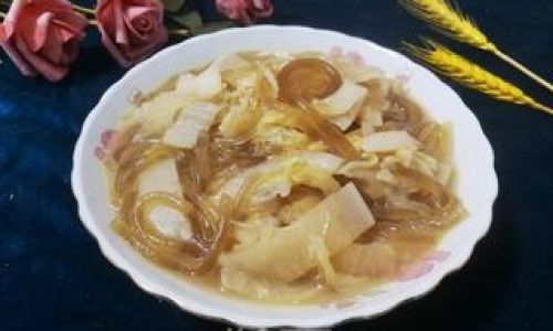 How to Prepare a Hearty and Comforting Cabbage,Potato,and Glass Noodle Stew:A Step-by-Step Guide