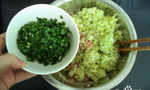 How to Craft the Perfect Cabbage and Pork Dumpling Filling:A Comprehensive Guide