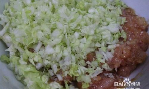 How to Craft the Perfect Cabbage and Pork Dumpling Filling:A Comprehensive Guide