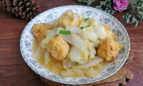 Braised Meatballs with Chinese Cabbage:A Heartwarming Recipe for Comfort Food Enthusiasts