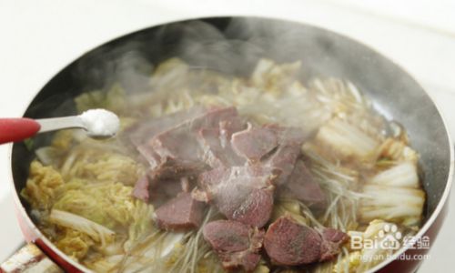 A Hearty Delight:Mastering the Art of Homemade Beef Stew with Cabbage and Vermicelli