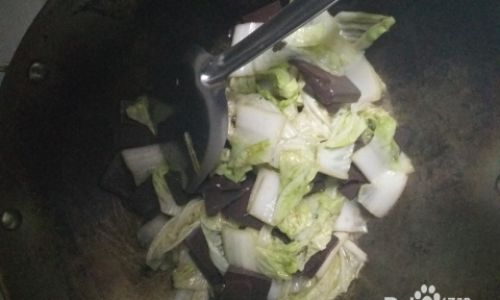 How to Prepare Stir-Fried Pig’s Blood with Chinese Cabbage:A Step-by-Step Guide