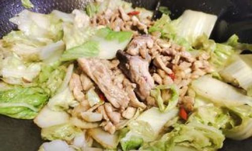Mastering the Art of Cabbage and Meat Stir-Fry:A Flavorful Guide to Perfecting This Classic Dish