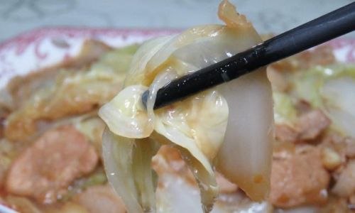 Mastering the Art of Stir-Fried Cabbage with Meat:A Flavorful Journey from Kitchen to Table