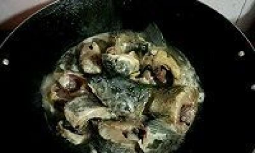 A Step-by-Step Guide to Crafting the Perfect Braised Black Carp with Glutinous Rice Cakes