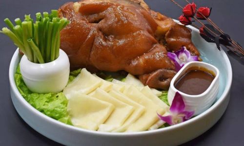 Mastering the Art of Braised Pork Face:A Step-by-Step Guide to Traditional Chinese Cuisine