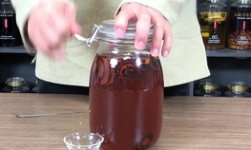 A Comprehensive Guide to Crafting Brazilian Cherry Wine:From Harvest to Bottle