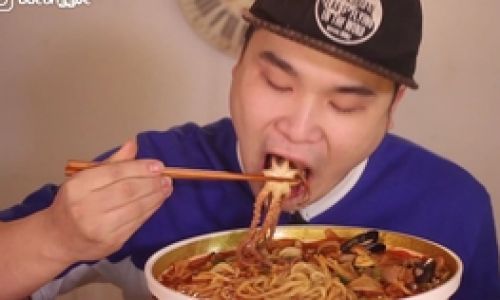 Mastering the Art of Octopus Seafood Noodles:A Comprehensive Guide to Crafting the Perfect Dish