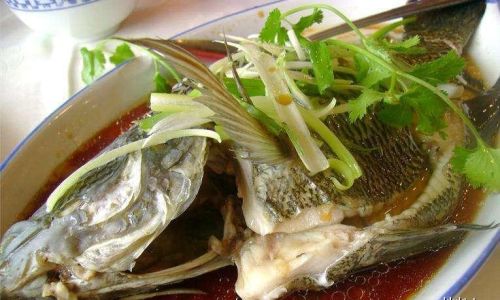 The Artistry of Cantonese Cuisine:A Journey Through Guangdongs Culinary Delights